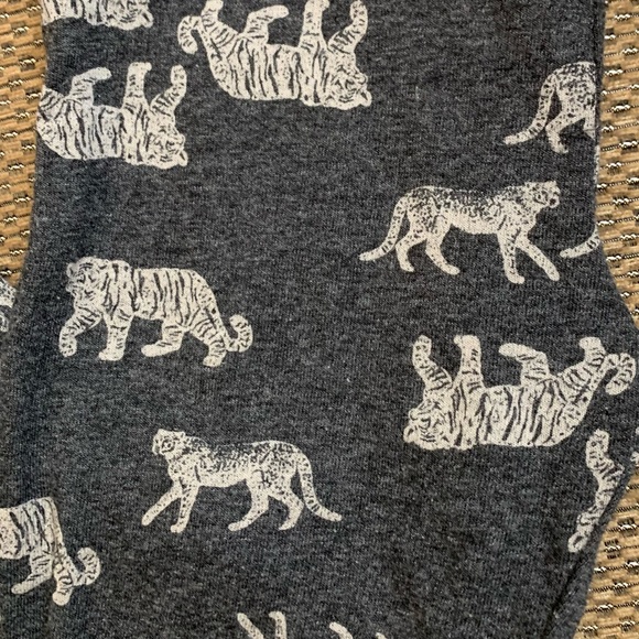 Little Girls cheetah & Tiger leggings - Picture 2 of 5